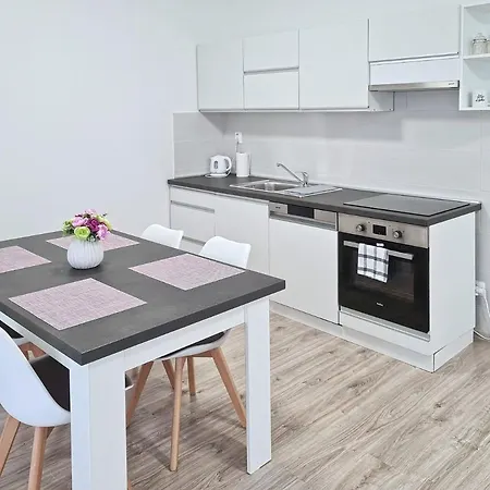 Apartament Safran *